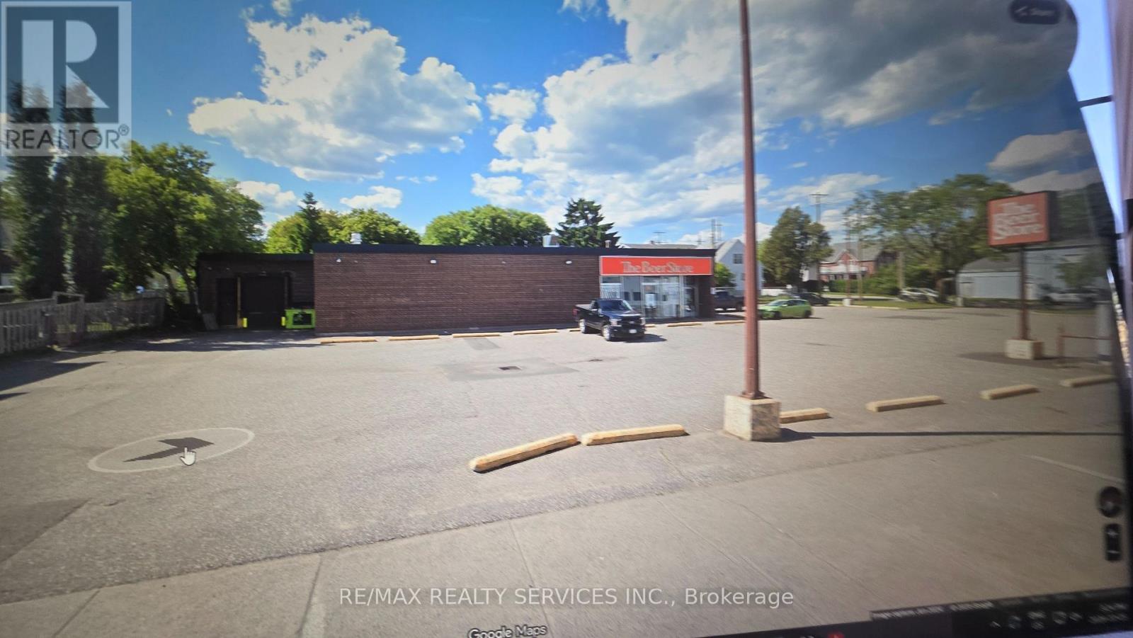 212 Cumberland Street N Property Photo 3