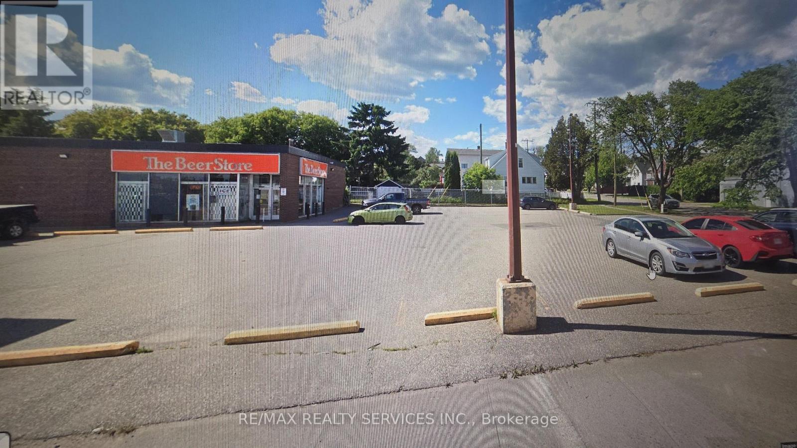 212 Cumberland Street N Property Photo 5