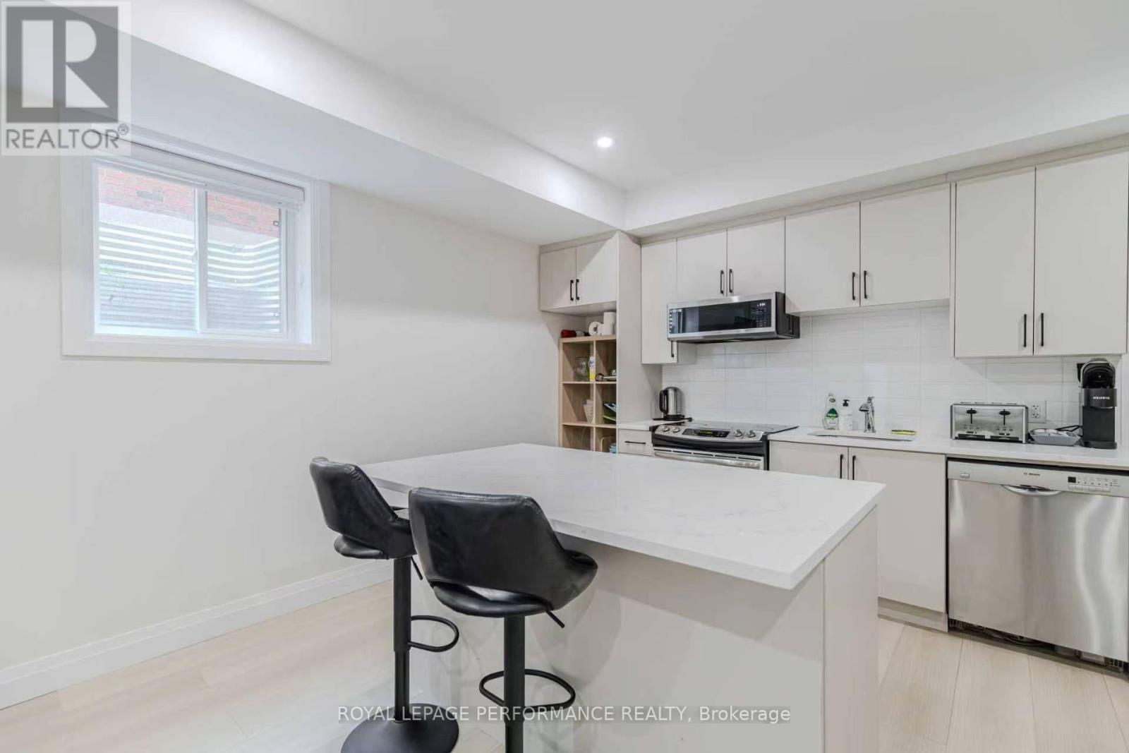 Unit B - 819 Aaron Avenue Property Photo 8
