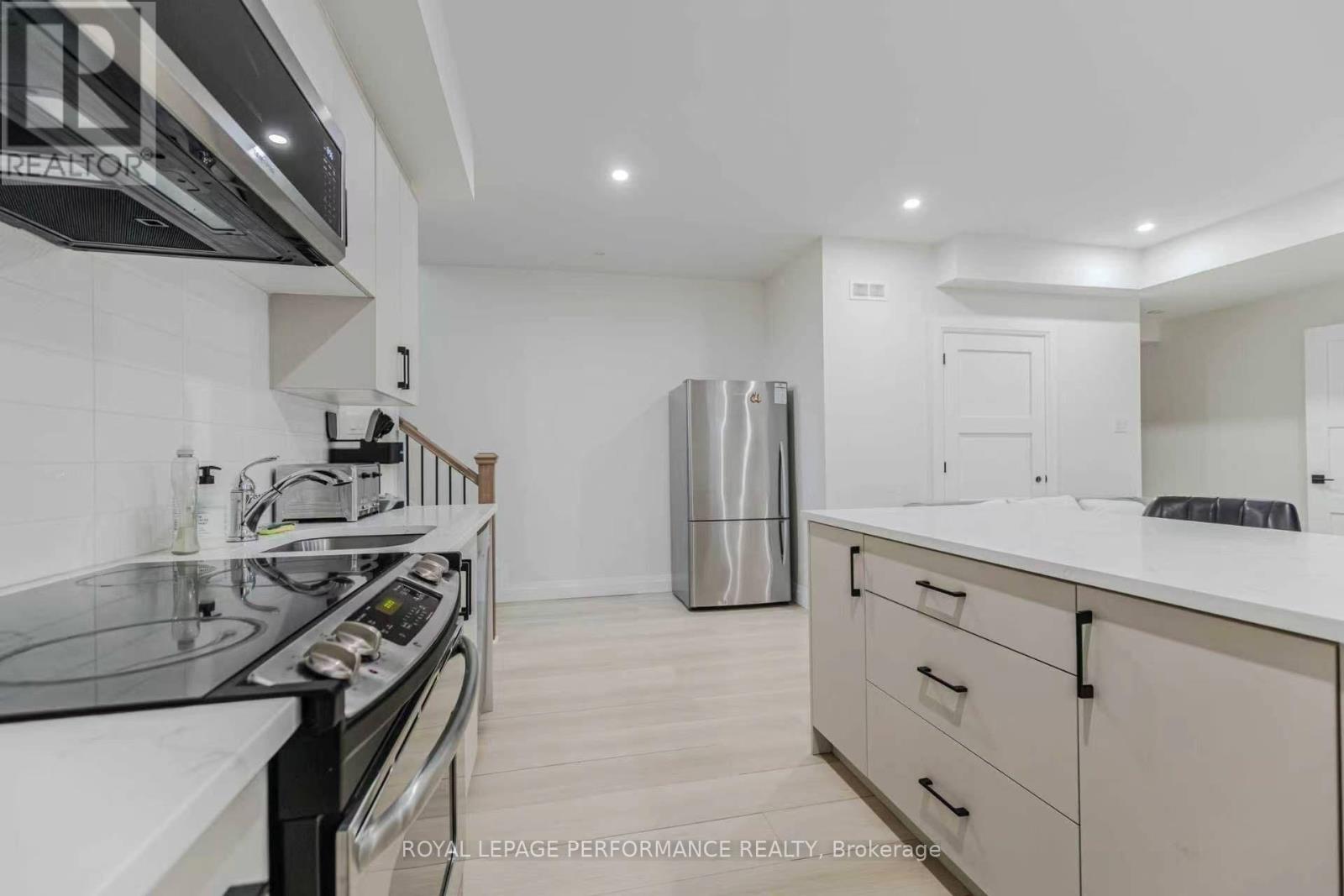 Unit B - 819 Aaron Avenue Property Photo 10