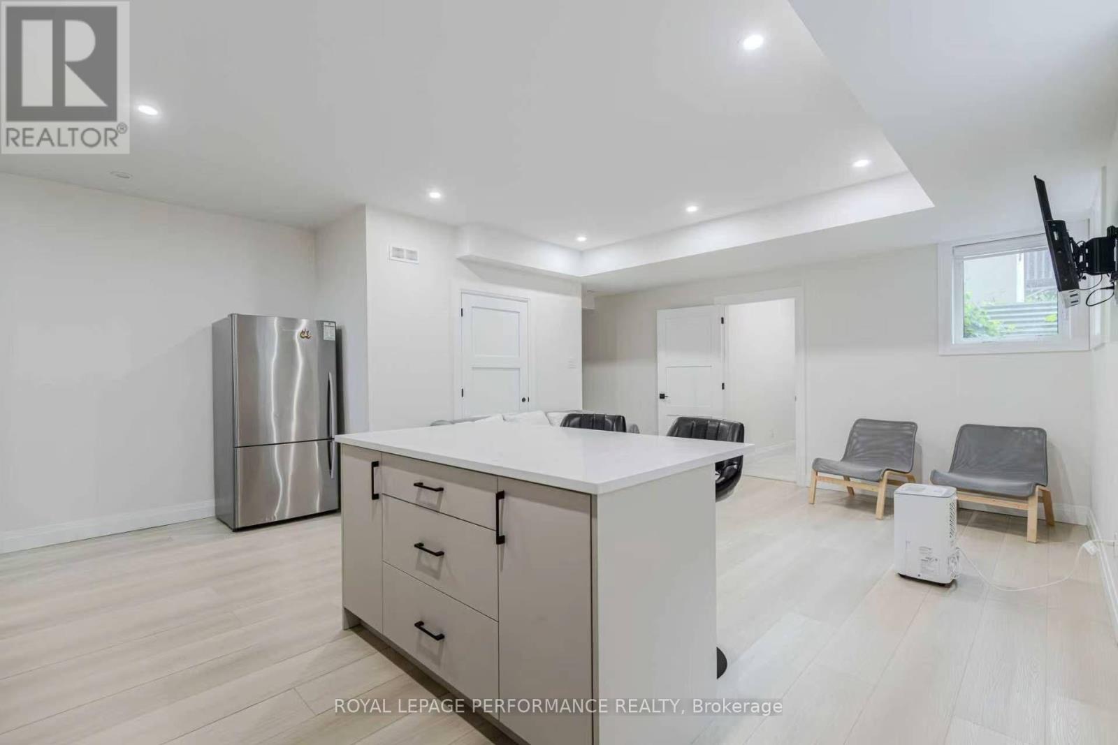 Unit B - 819 Aaron Avenue Property Photo 11