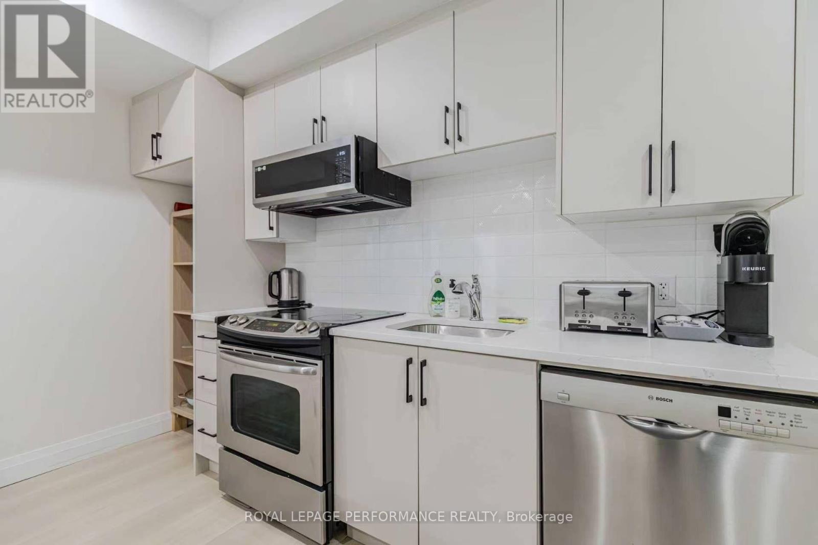 Unit B - 819 Aaron Avenue Property Photo 12