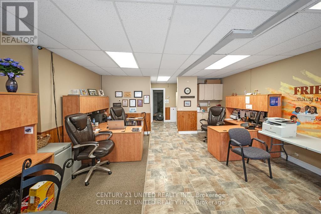 283 George Street N Property Photo 6