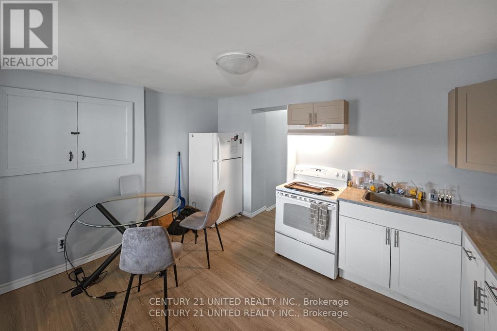 283 George Street N Property Photo 10