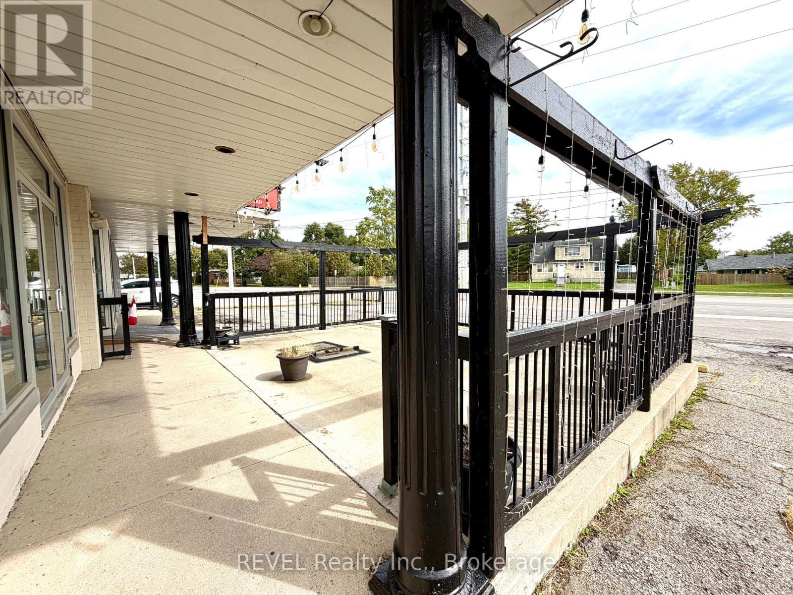 547-549 Ontario Street Property Photo 17
