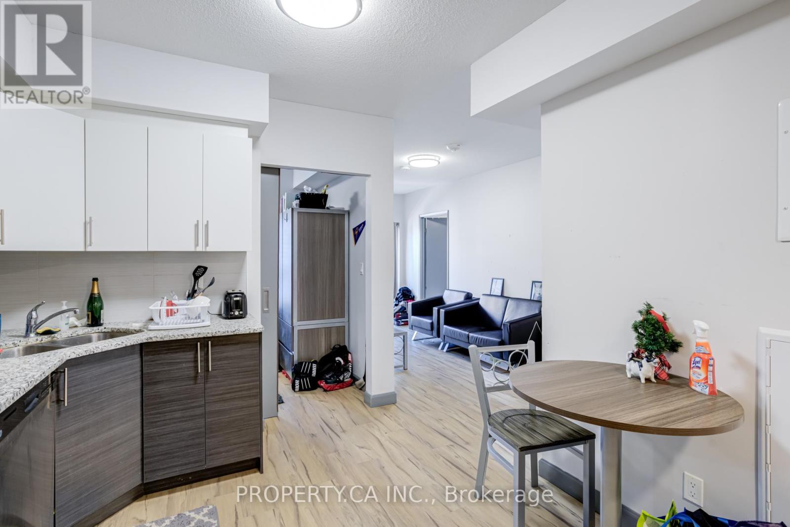 161 - 258a Sunview Street Property Photo 9