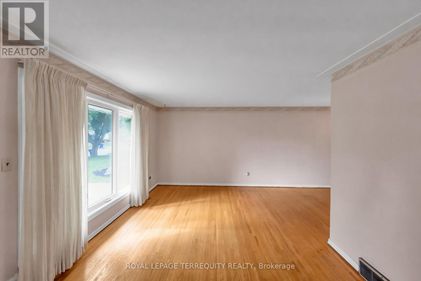 126 Partridge Crescent Property Photo 15
