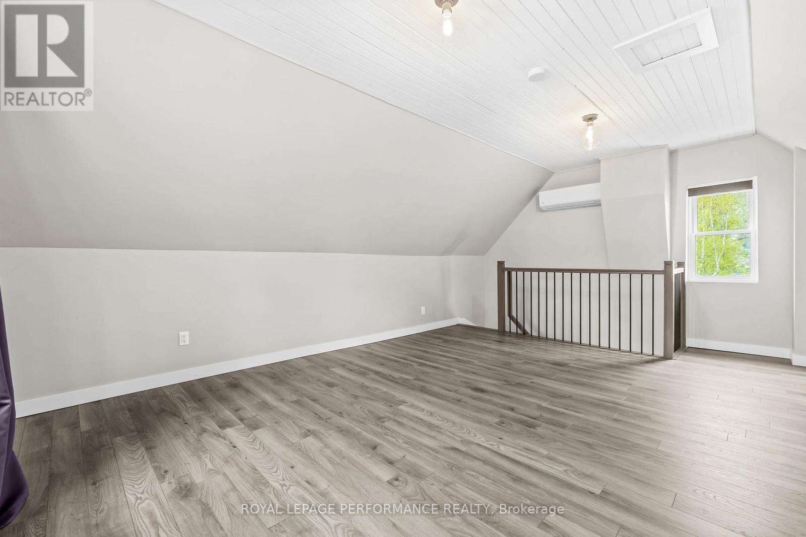6 Spring Street Property Photo 25