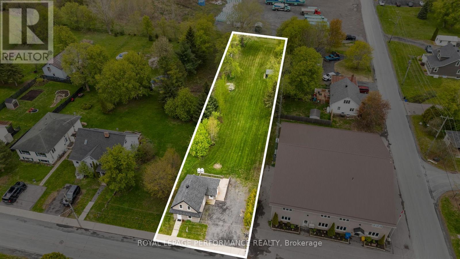 6 Spring Street Property Photo 41
