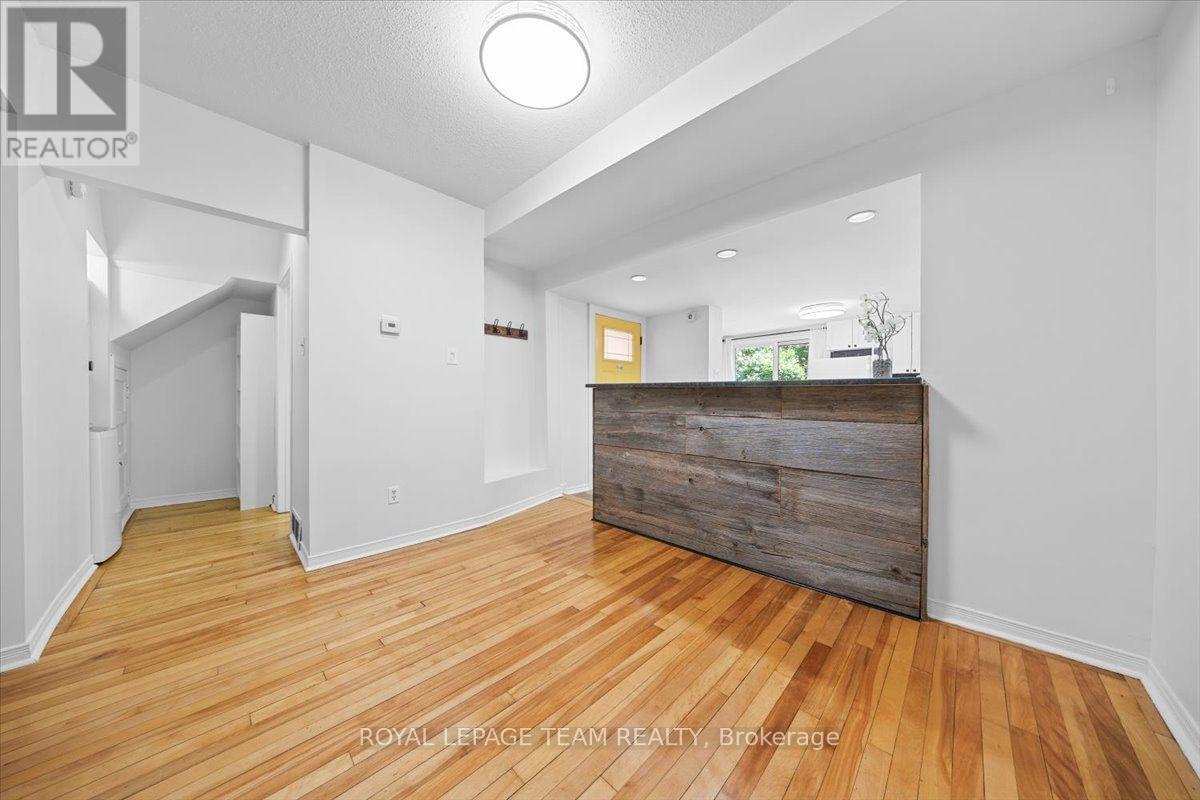 135 Upper Lorne Place Property Photo 10