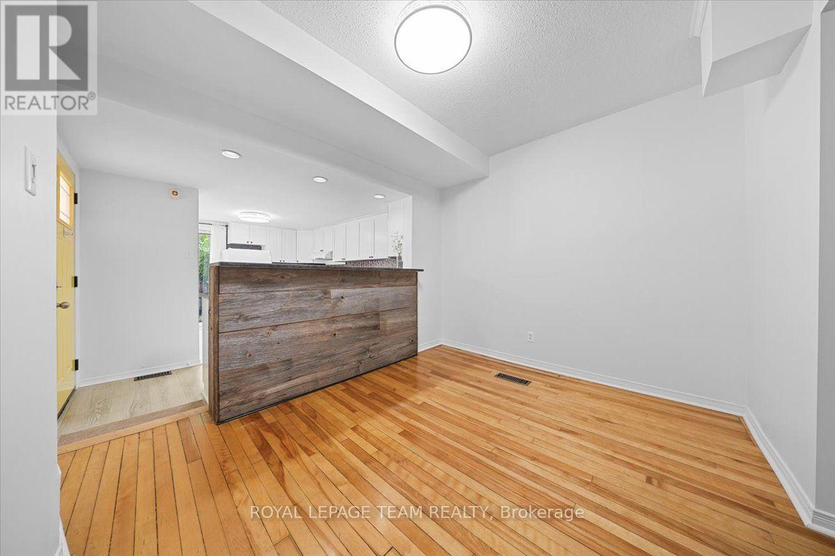 135 Upper Lorne Place Property Photo 13