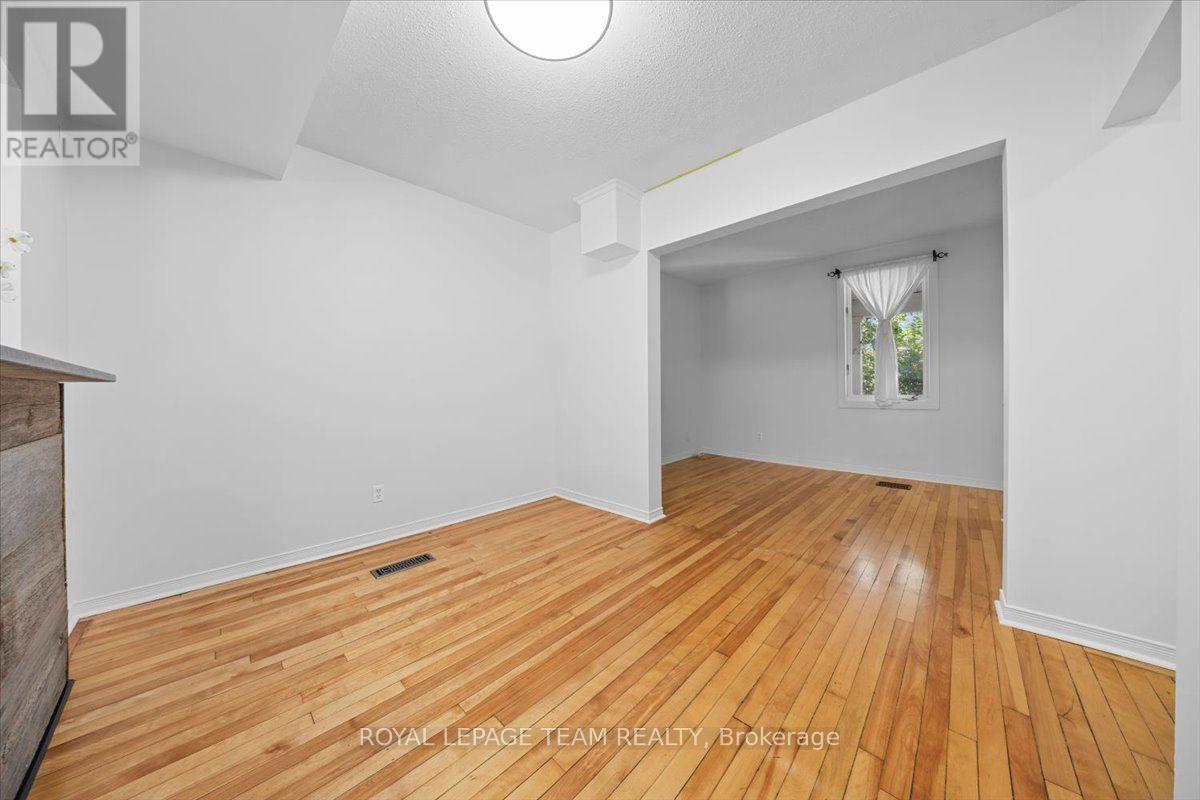 135 Upper Lorne Place Property Photo 14