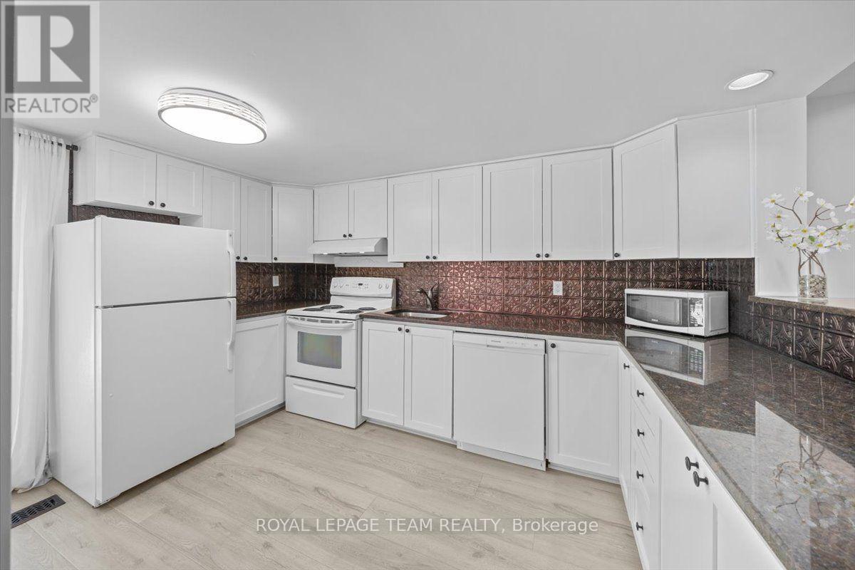 135 Upper Lorne Place Property Photo 16
