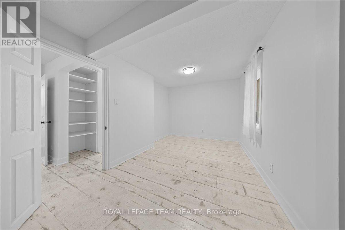 135 Upper Lorne Place Property Photo 23