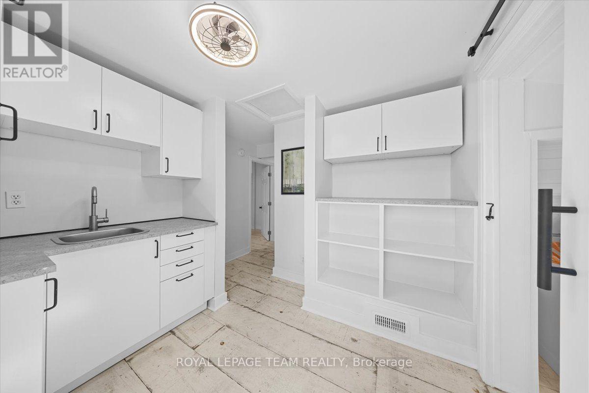 135 Upper Lorne Place Property Photo 28