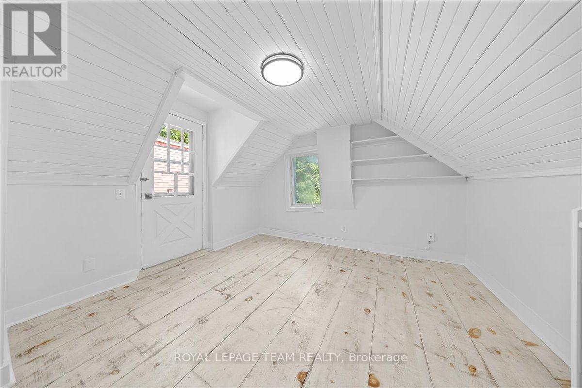 135 Upper Lorne Place Property Photo 30