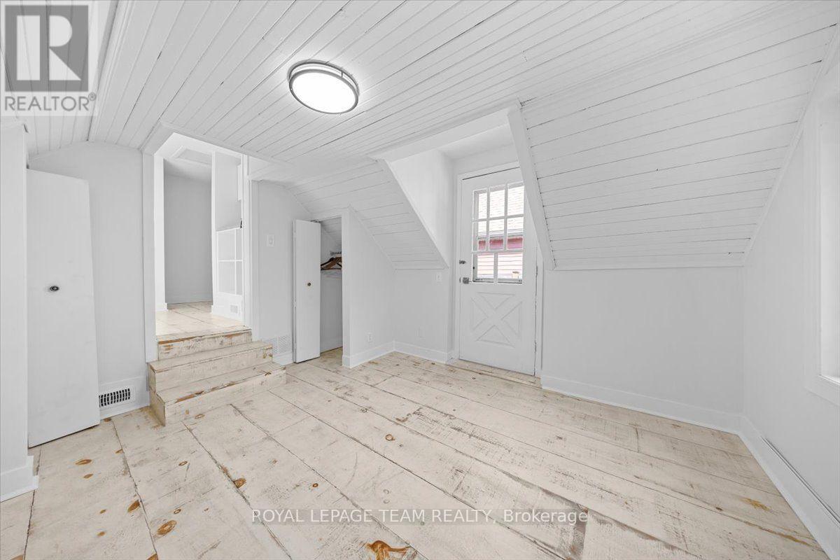 135 Upper Lorne Place Property Photo 31
