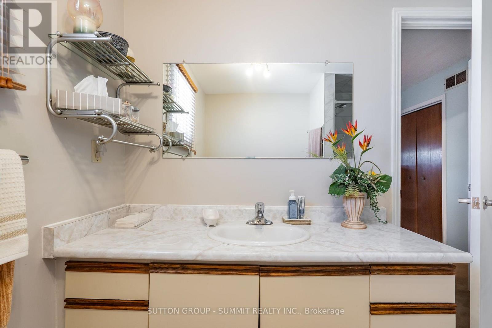437 Eaglewood Drive Property Photo 19