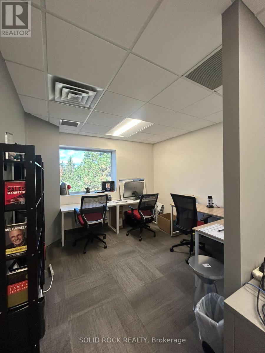 #211 - 5 Corvus Court Property Photo 2