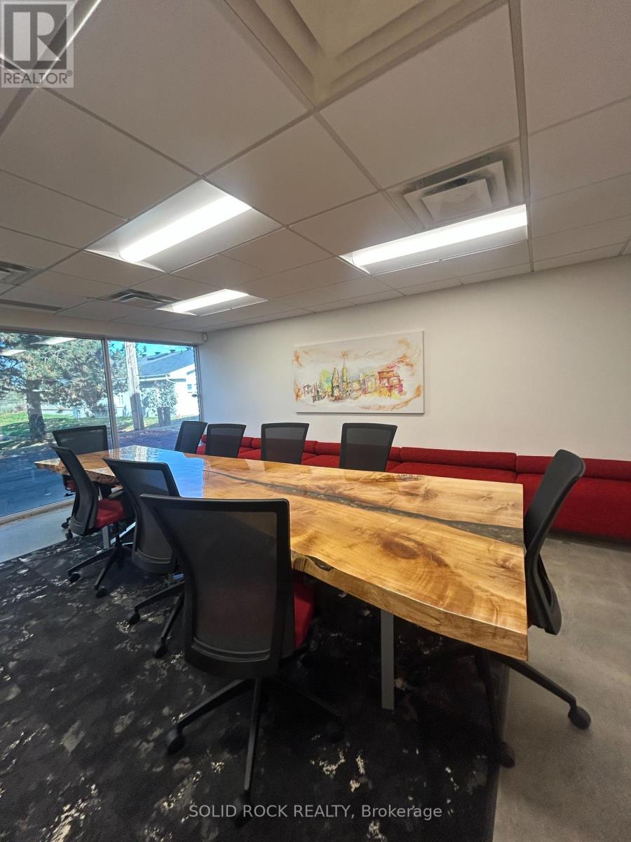 #211 - 5 Corvus Court Property Photo 8