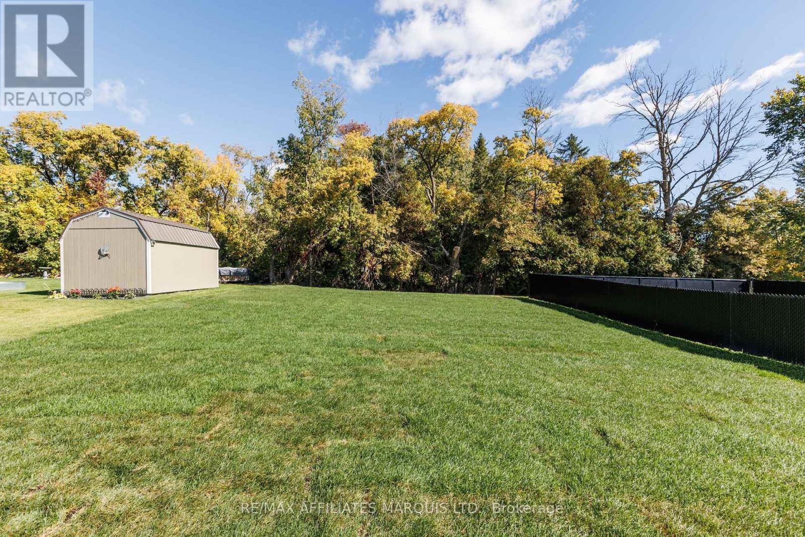 49 Clover Lane Property Photo 8