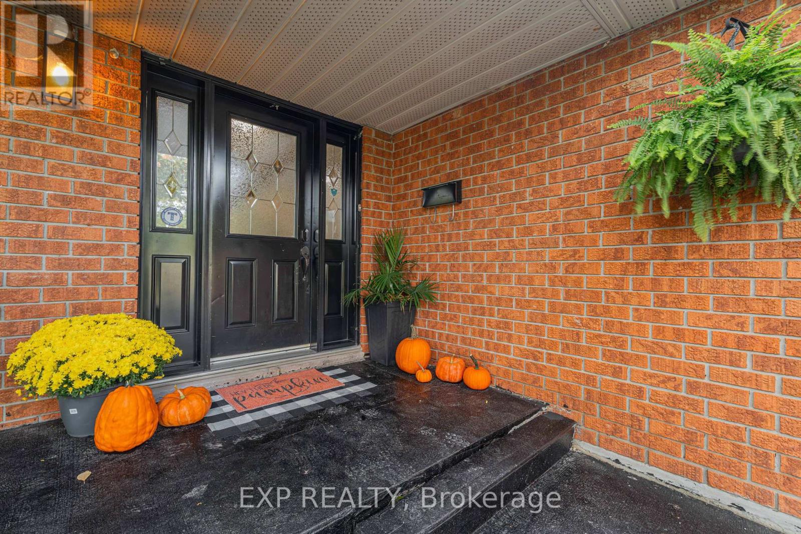 1950 Mapleridge Drive Property Photo 7