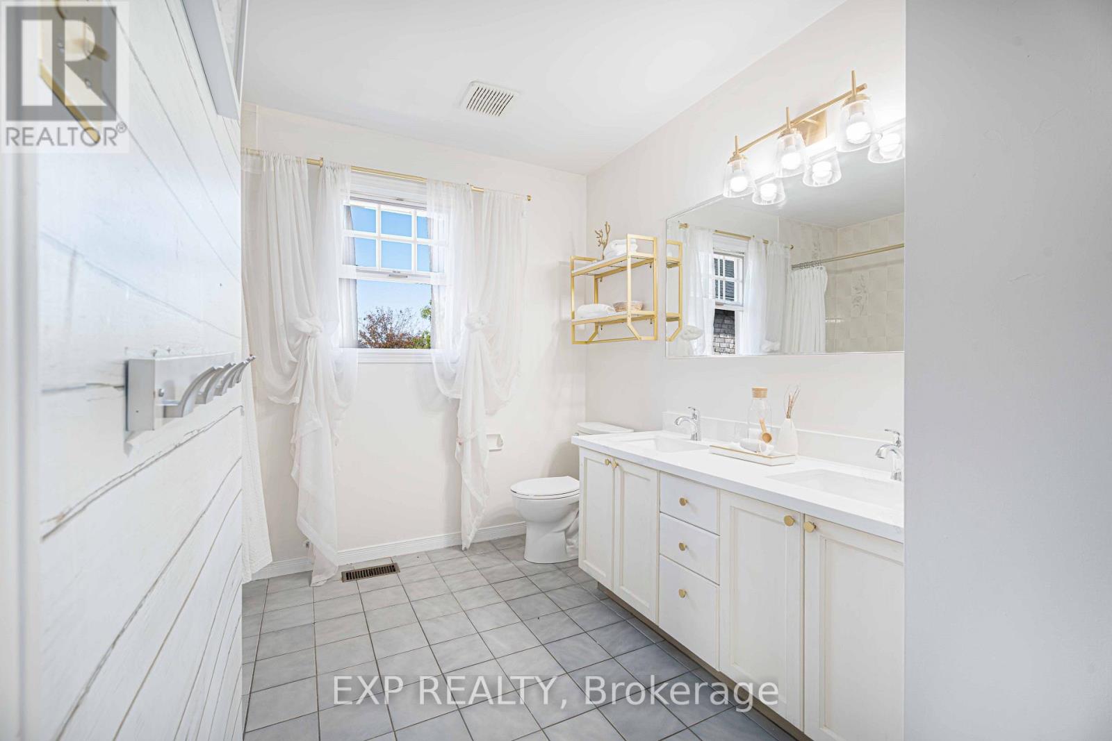 1950 Mapleridge Drive Property Photo 33