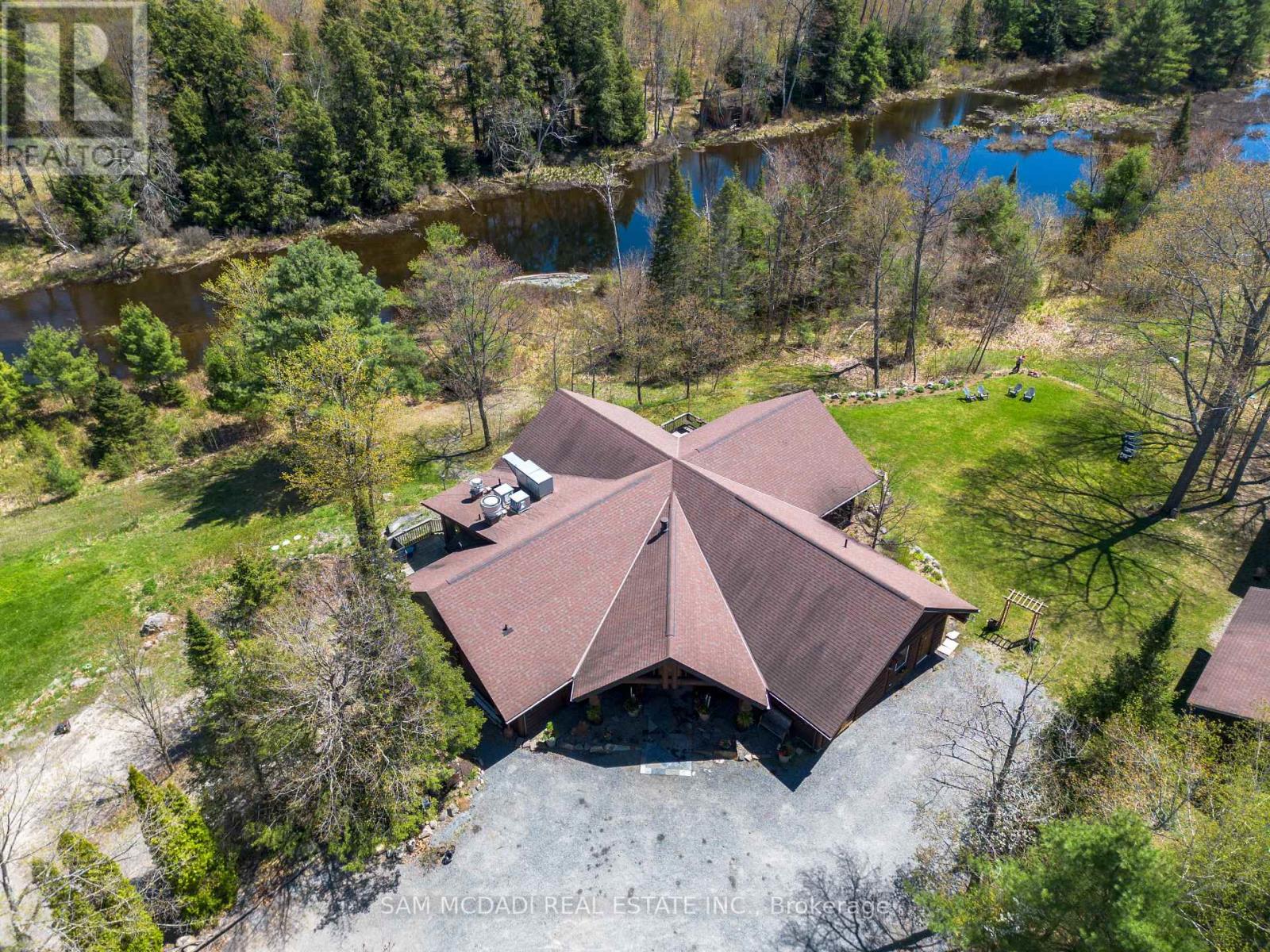 9 Little Beaver Boulevard Property Photo 2