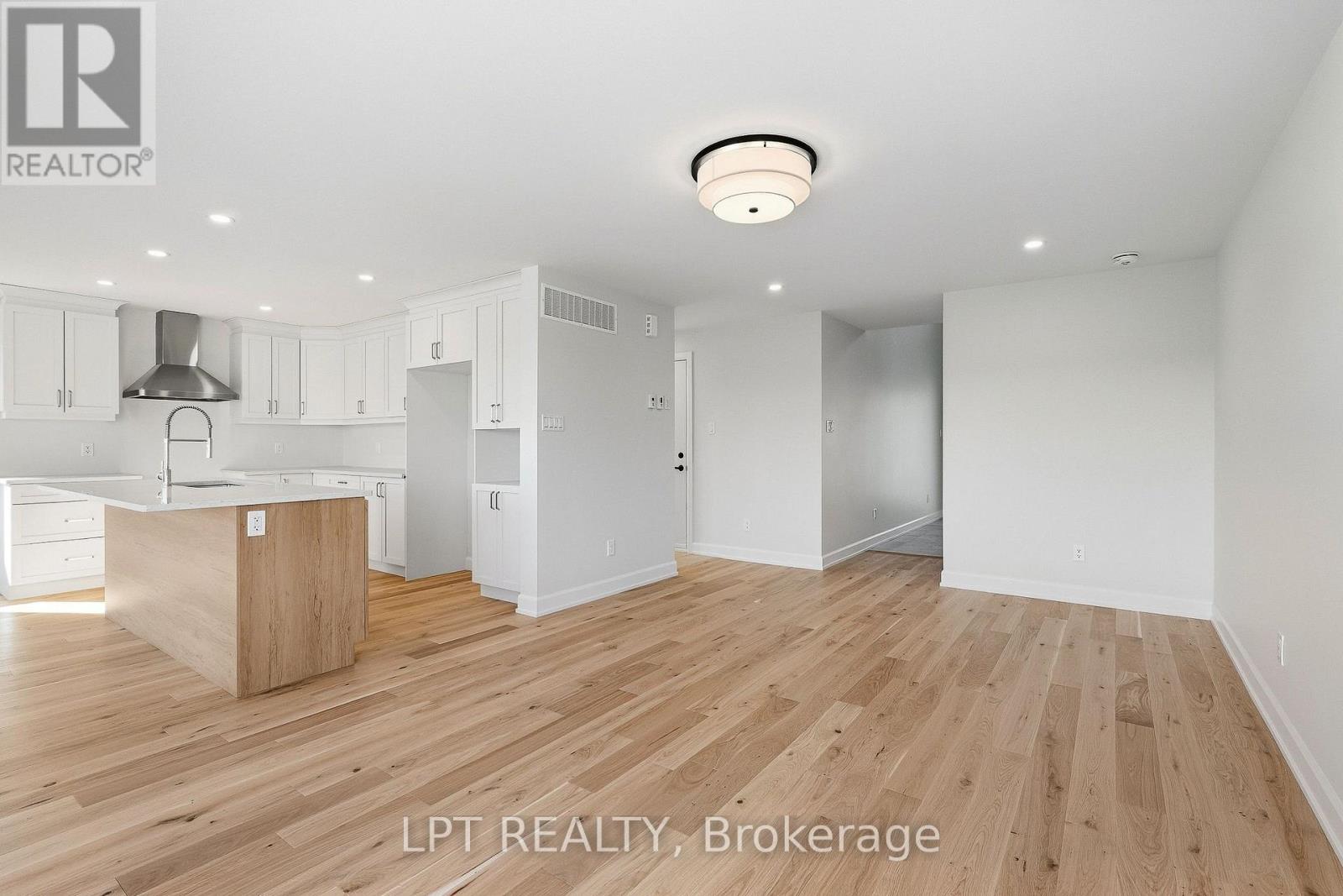 72 Chateauguay Street Property Photo 7