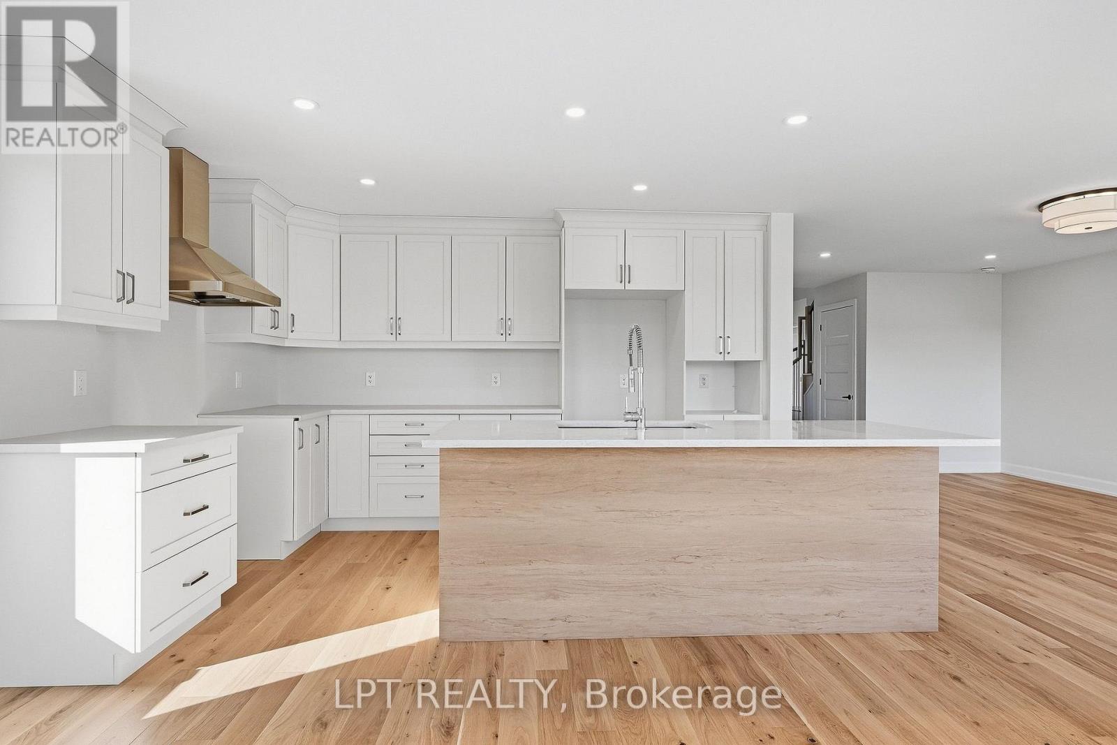 72 Chateauguay Street Property Photo 11