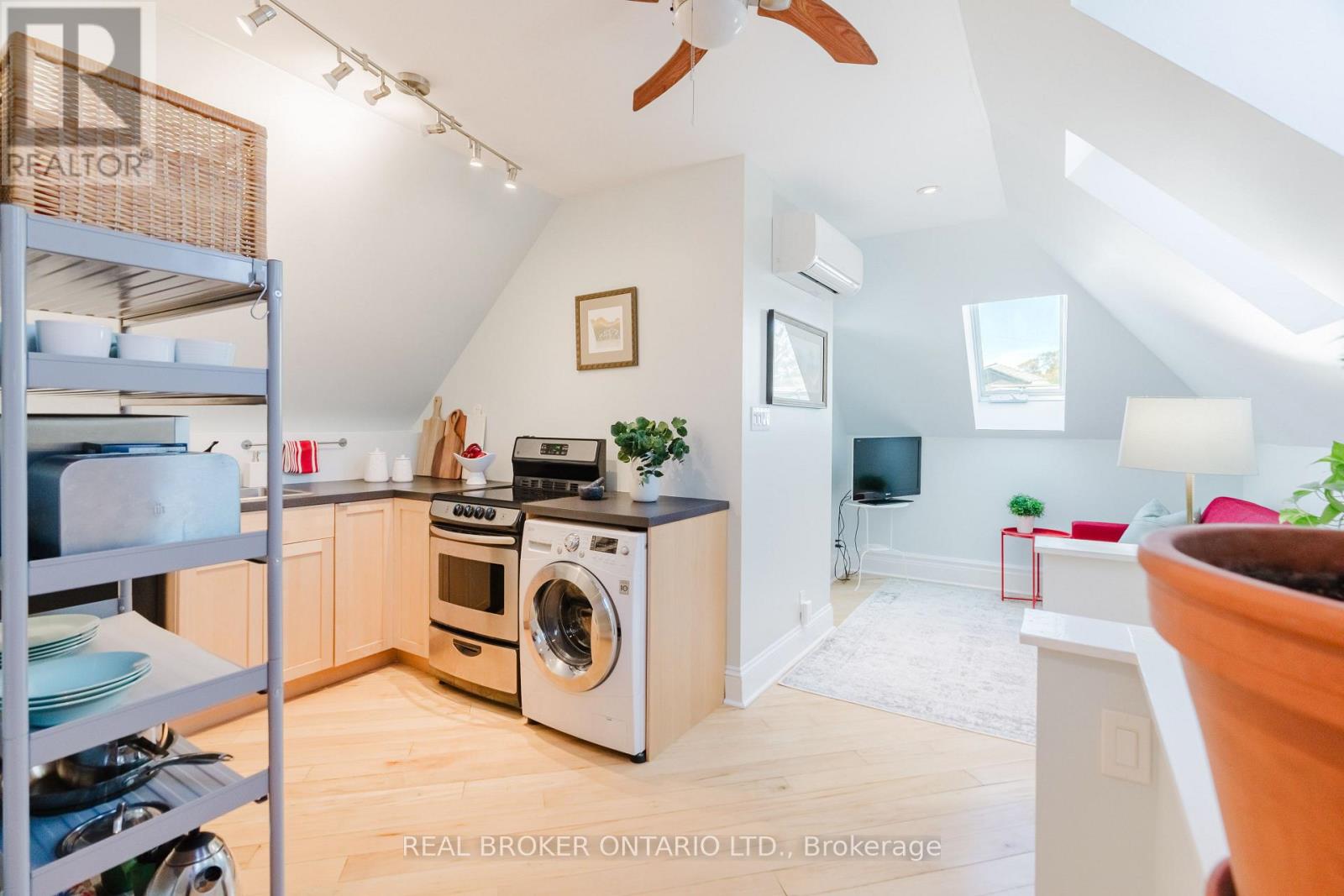 33 Argyle Avenue Property Photo 25