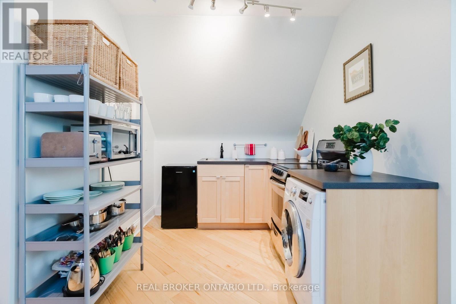 33 Argyle Avenue Property Photo 26