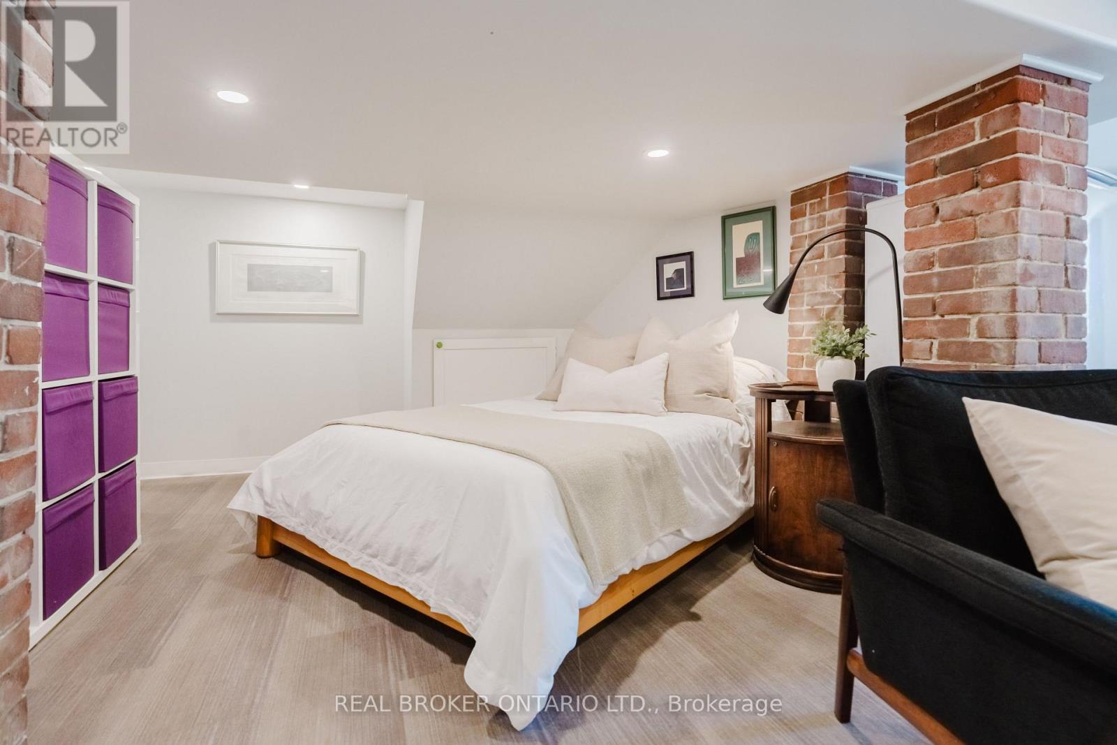 33 Argyle Avenue Property Photo 42