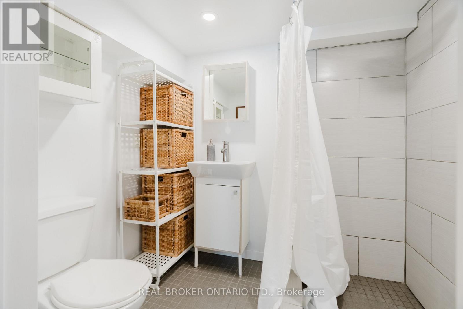 33 Argyle Avenue Property Photo 45