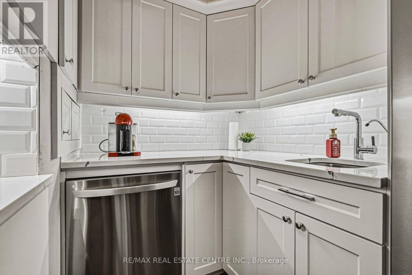 75 Pollock Avenue Property Photo 13