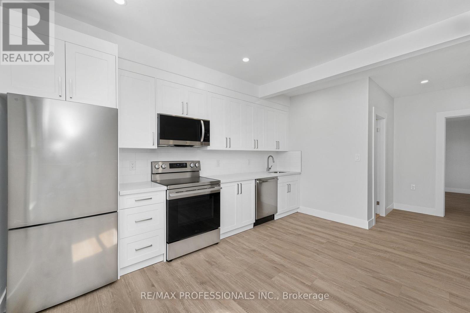 #2 - 388 Wilson Street Property Photo 5
