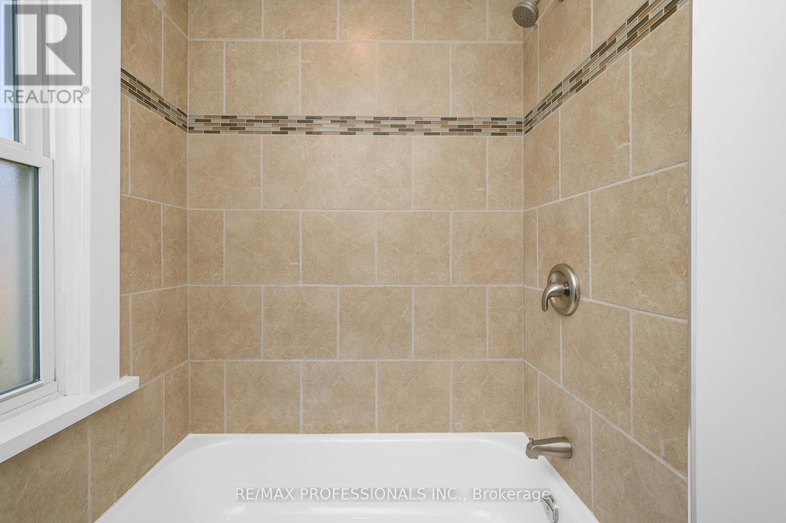 #2 - 388 Wilson Street Property Photo 10