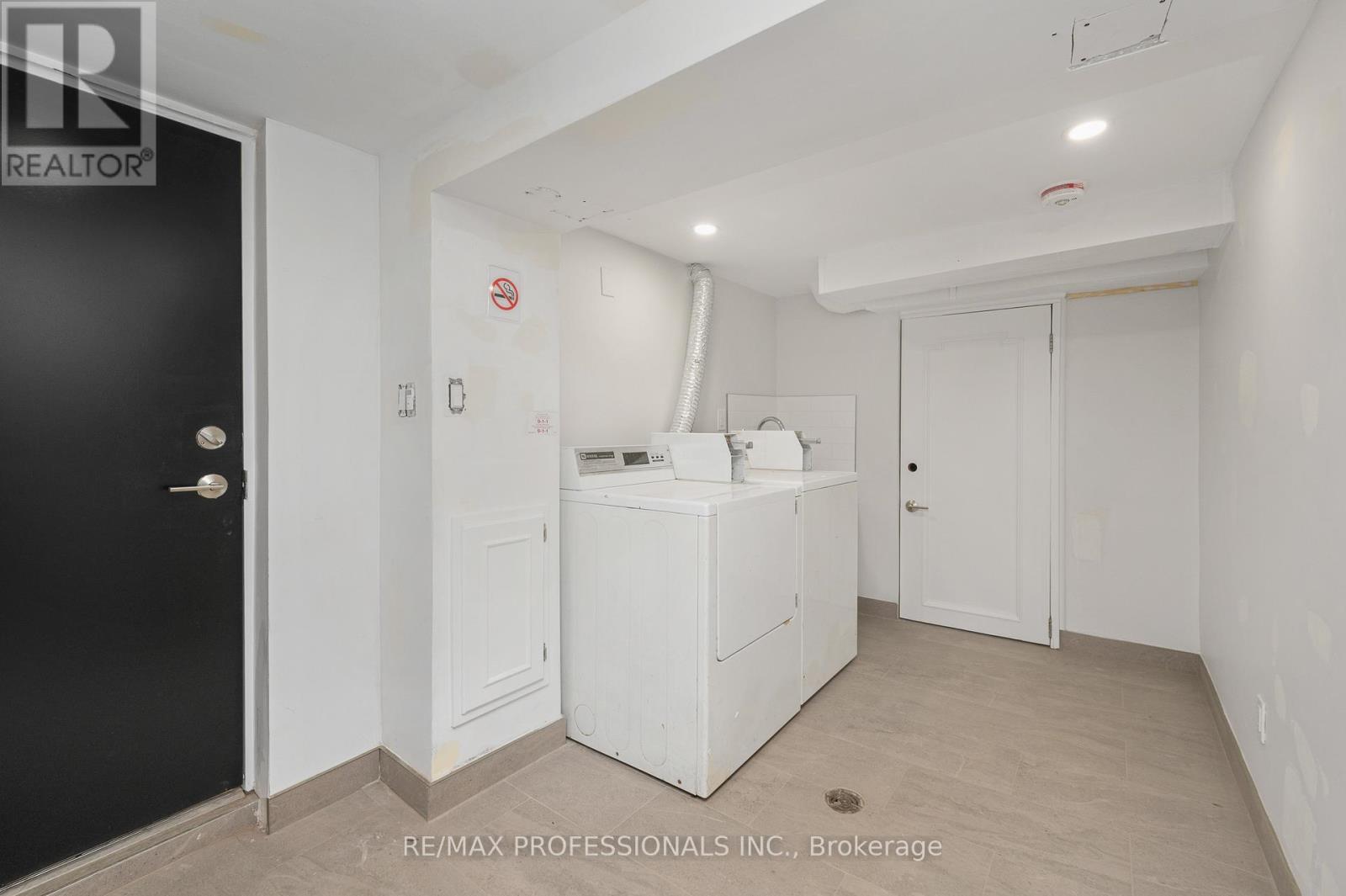 #2 - 388 Wilson Street Property Photo 16