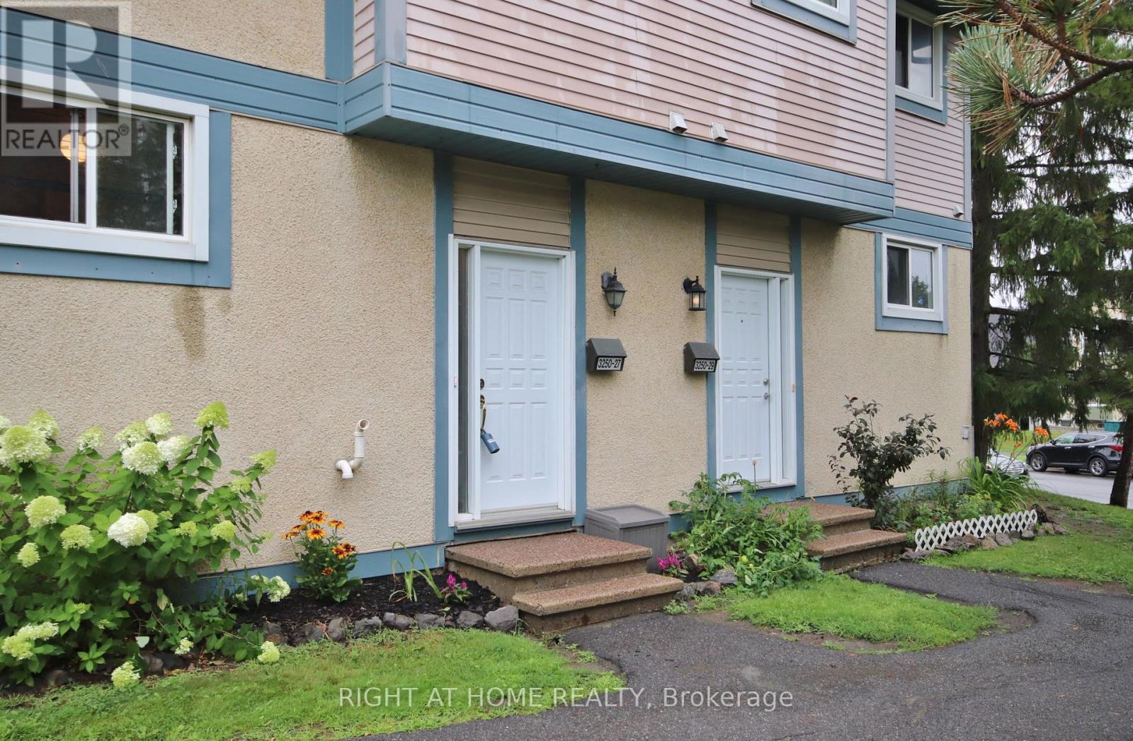 27 - 3250 Uplands Drive Property Photo 2