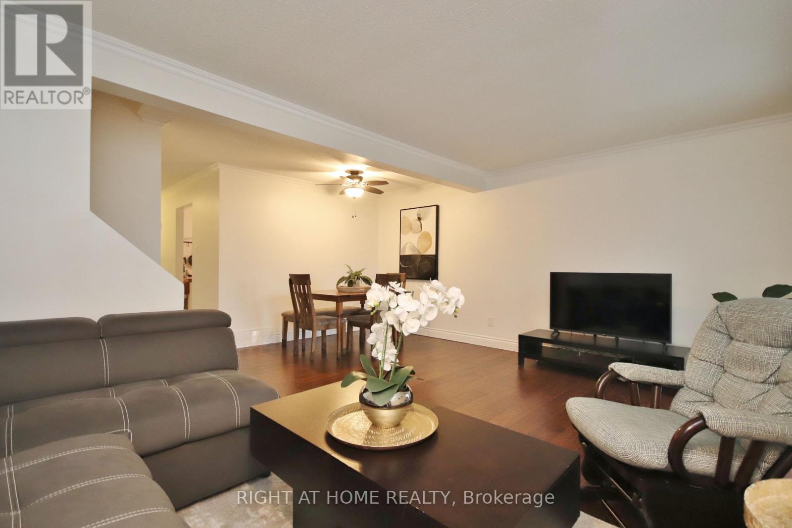 27 - 3250 Uplands Drive Property Photo 7