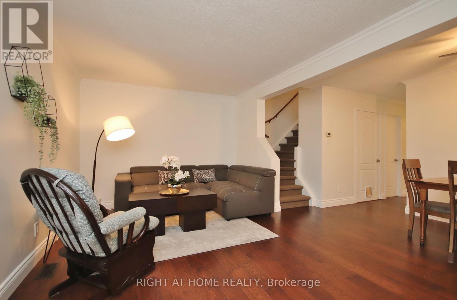 27 - 3250 Uplands Drive Property Photo 8