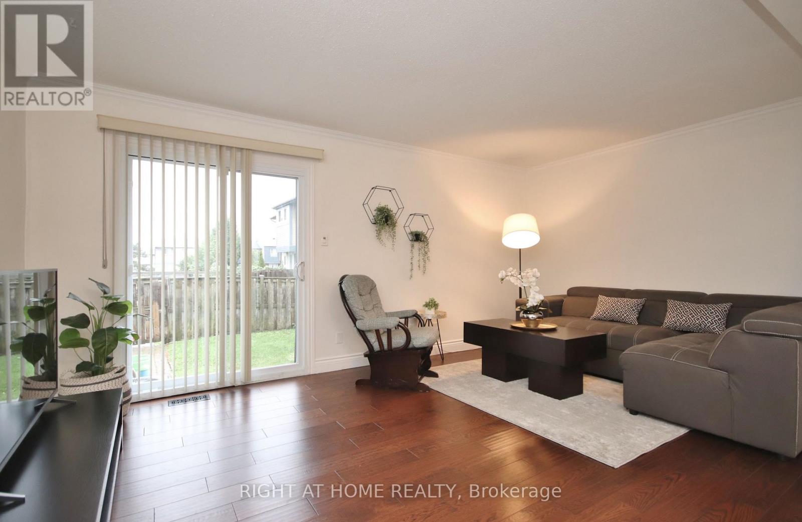 27 - 3250 Uplands Drive Property Photo 9