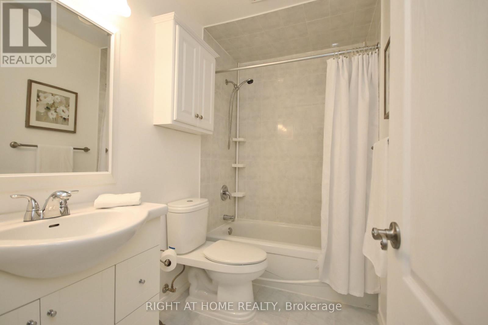 27 - 3250 Uplands Drive Property Photo 19