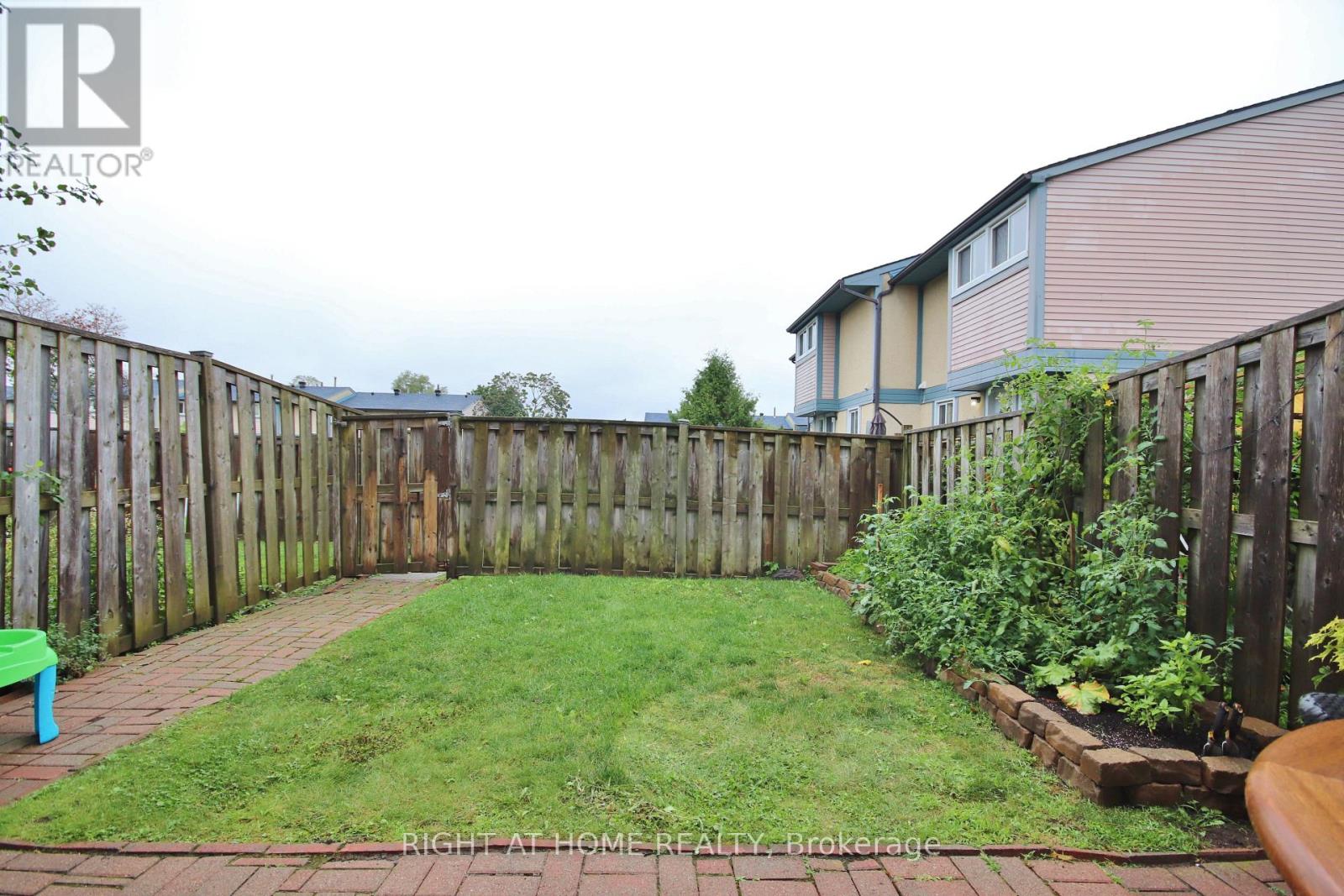 27 - 3250 Uplands Drive Property Photo 29