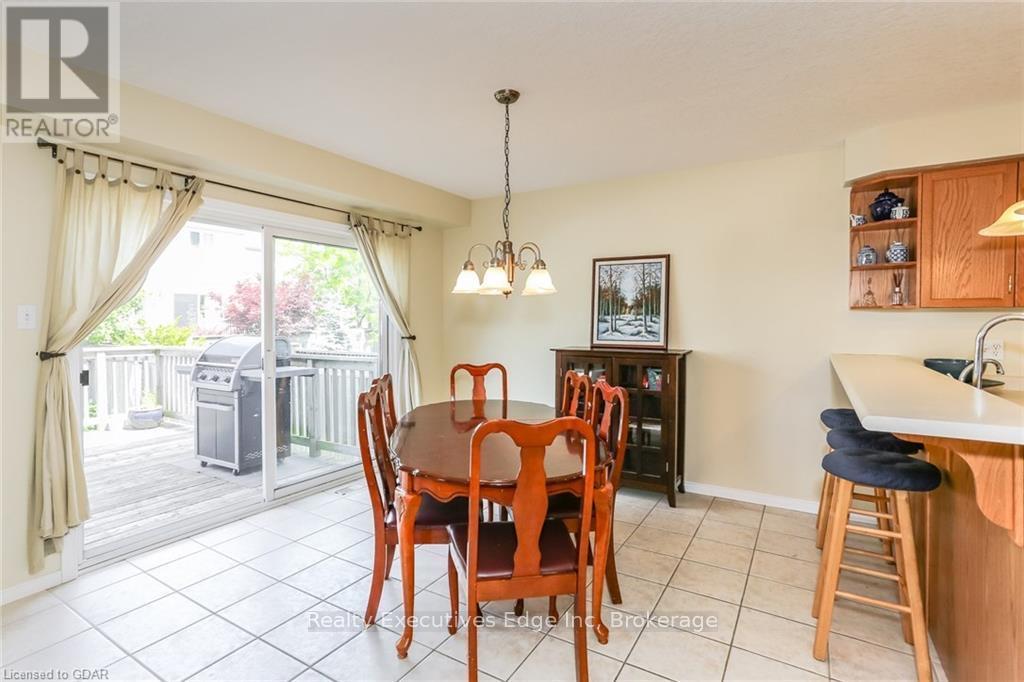#main - 59 Marsh Crescent Property Photo 6