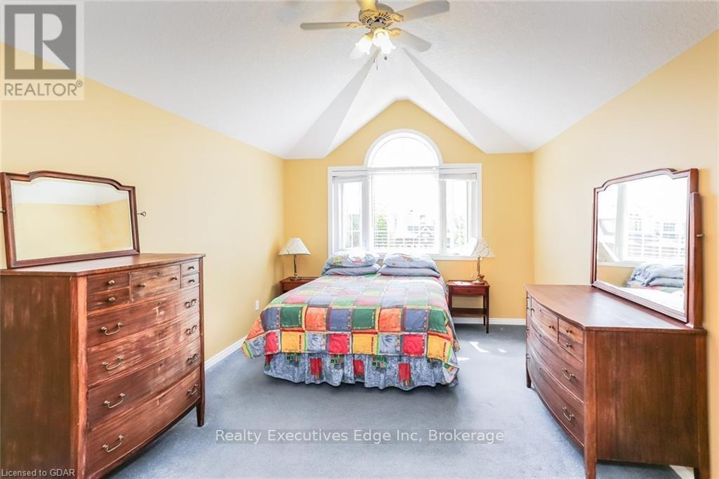 #main - 59 Marsh Crescent Property Photo 7
