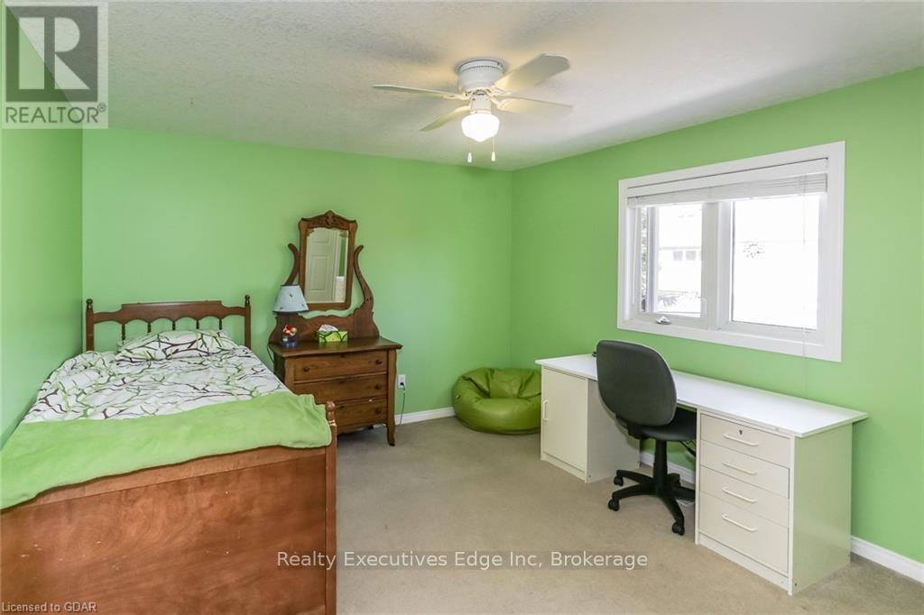 #main - 59 Marsh Crescent Property Photo 9