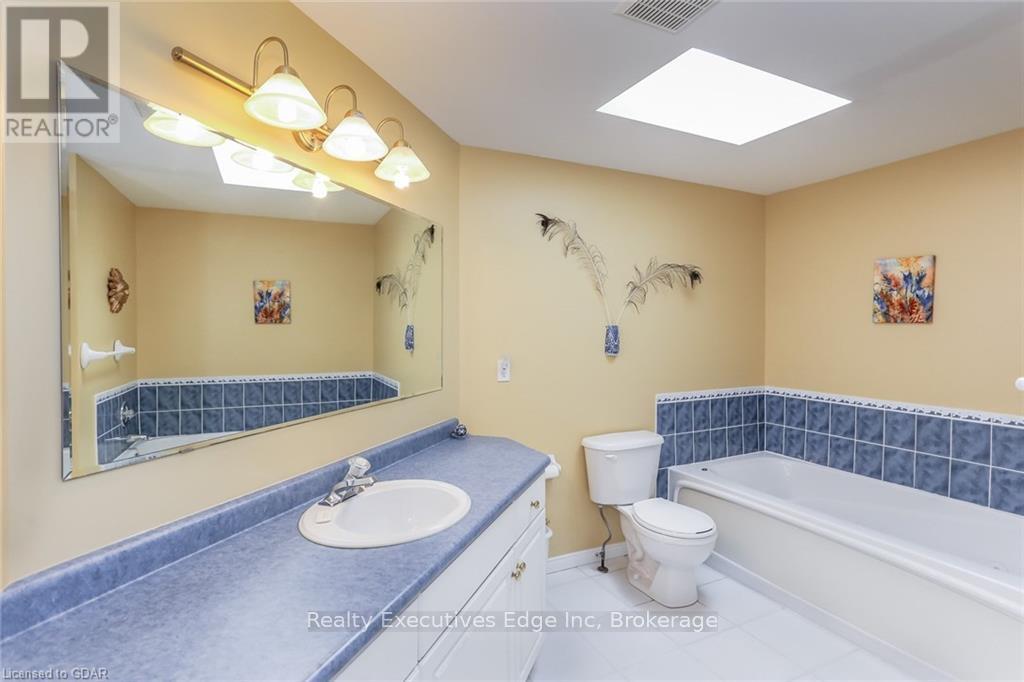#main - 59 Marsh Crescent Property Photo 10