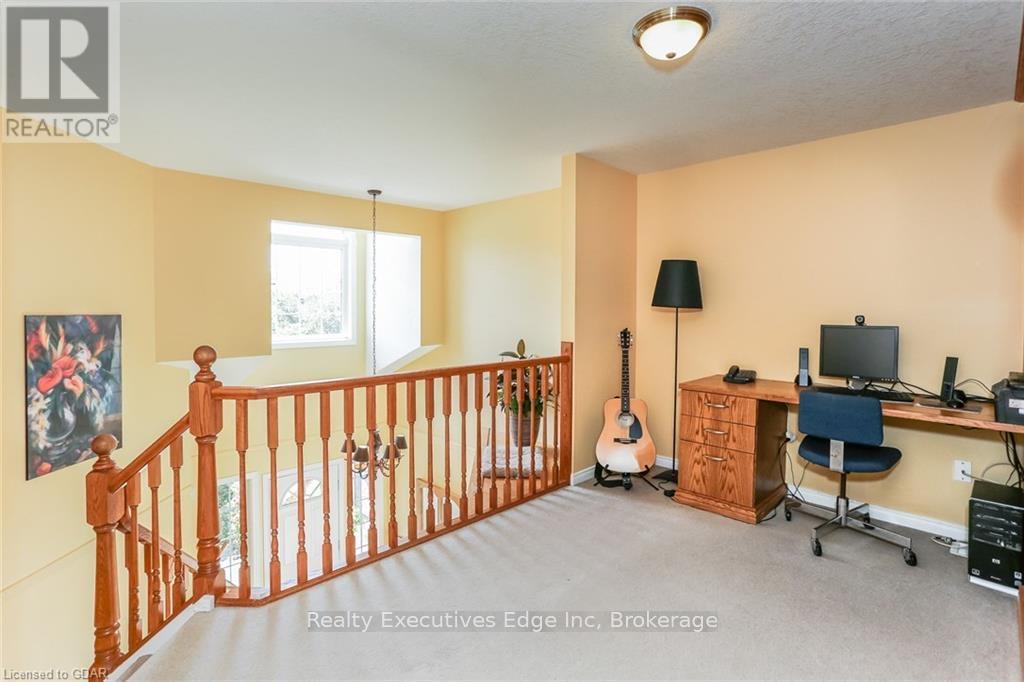 #main - 59 Marsh Crescent Property Photo 11