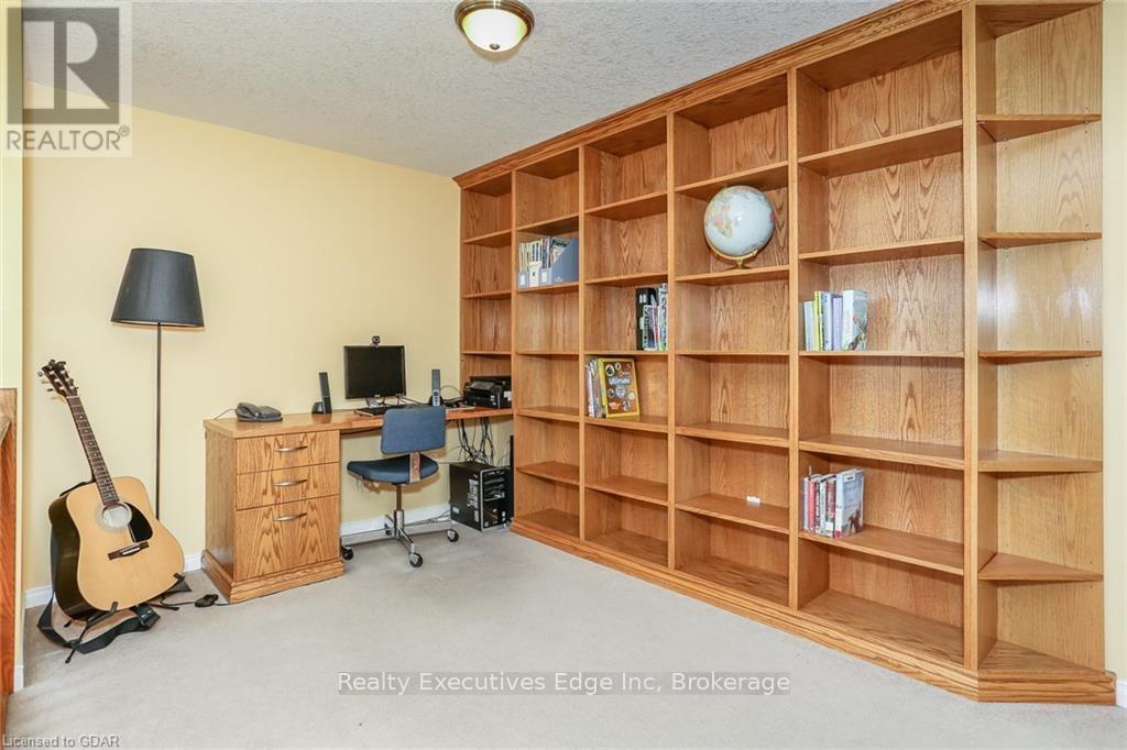 #main - 59 Marsh Crescent Property Photo 12